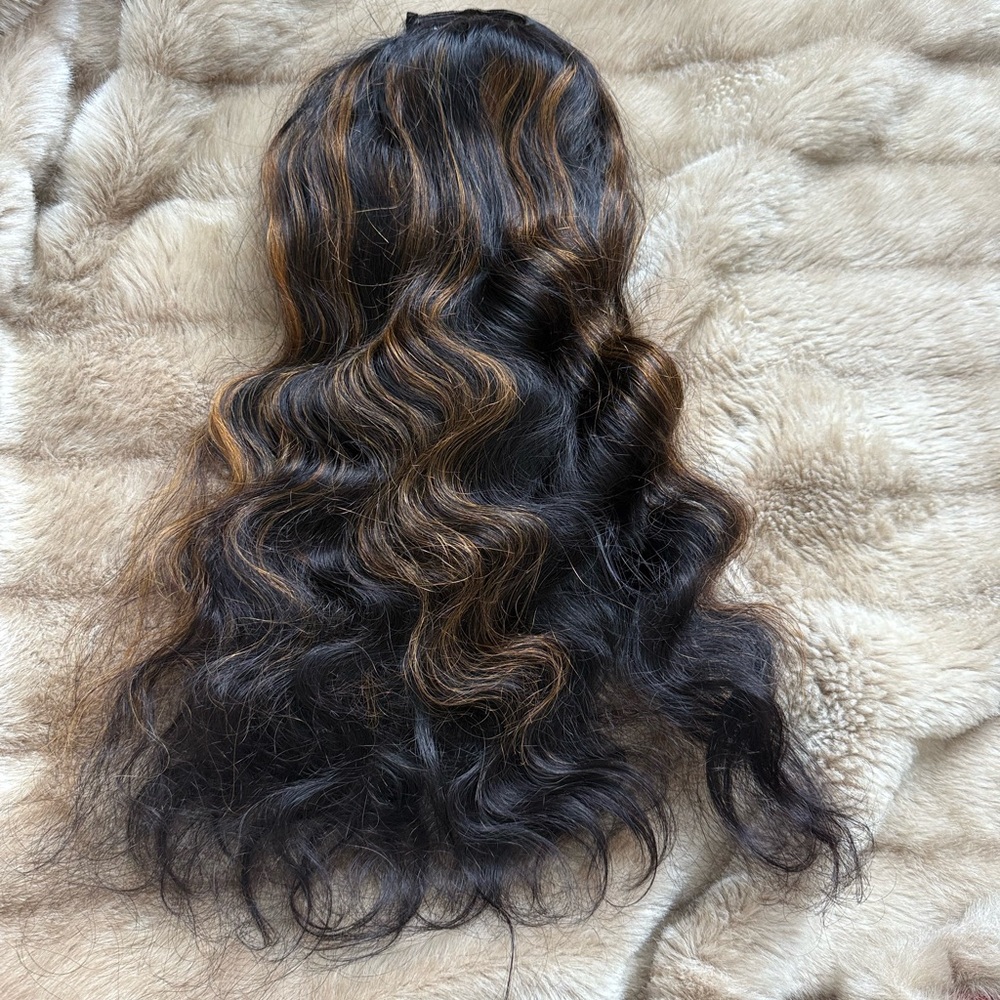U-part wig made of 100% human hair.